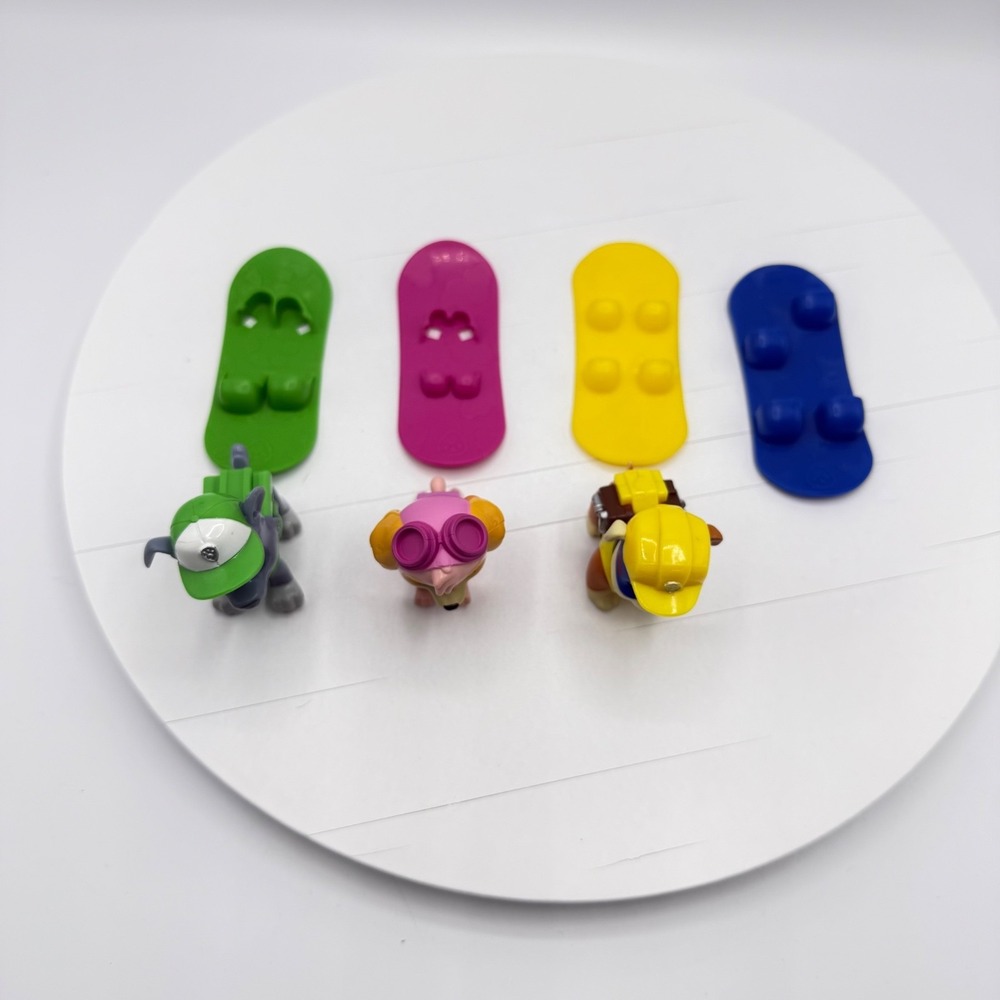 Paw‎ Patrol Winter Rescue Snowboard Rocky Sky Rubble Chase Board Figure - Picture 7 of 7